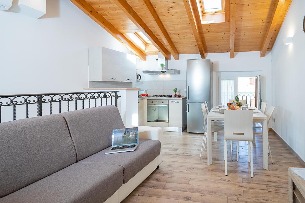 Вилла Casa Rossa - Regarda Travel Бардолино Экстерьер фото